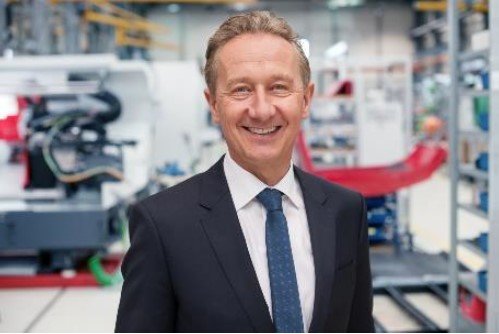 Siempre centrado en la máquina herramienta del futuro: el fabricante EMCO celebra su 75 aniversario
